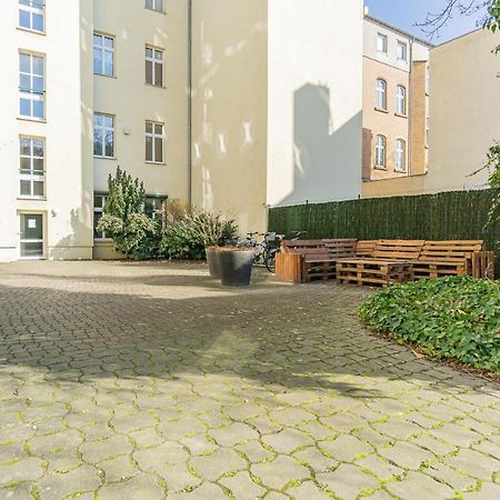 Exklusive Stadtvilla-190qm- Parkplatz- 3Schlafzimmer- 2 Bäder- Netflix- Waschmaschine- 4 Etagen-nähe Theater Cottbus Exterior foto